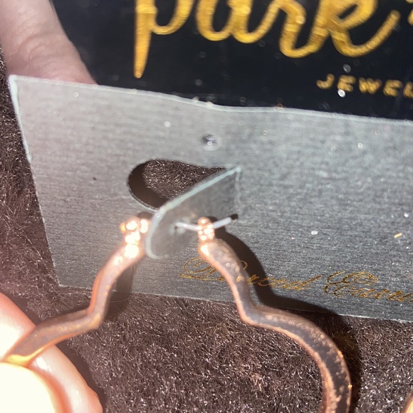 Ladies park lane clover hoop earrings in gold tone - Picture 2 of 2